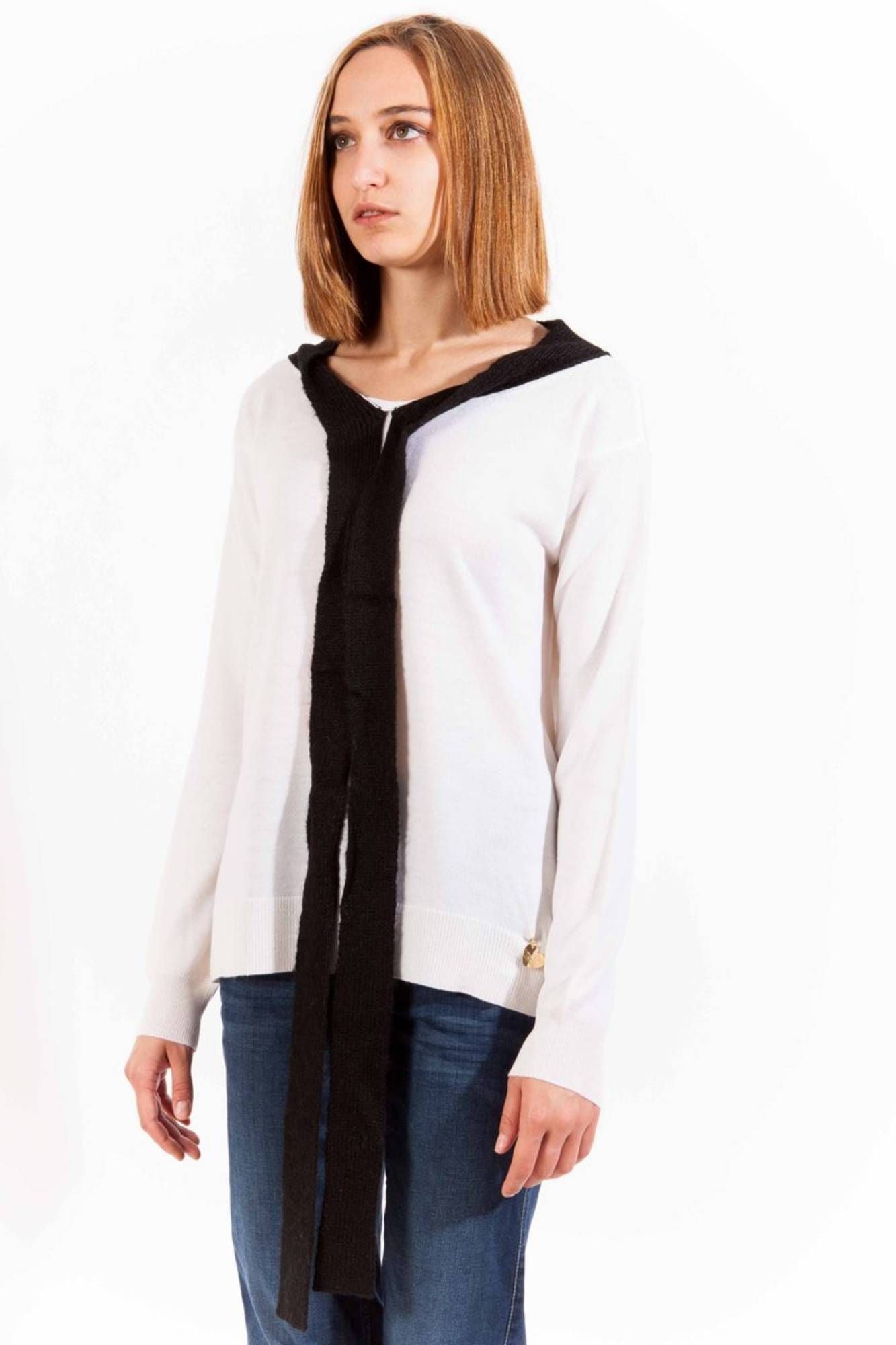 Love Moschino Chic White Wool Sweater with Signature Logo