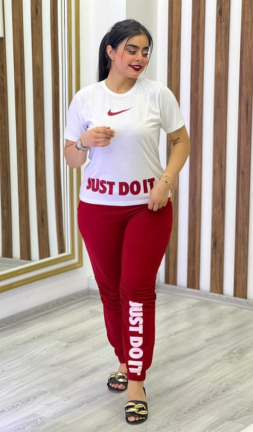 Short Sleeved T-shirt And Jogger Pants Set Burgundy