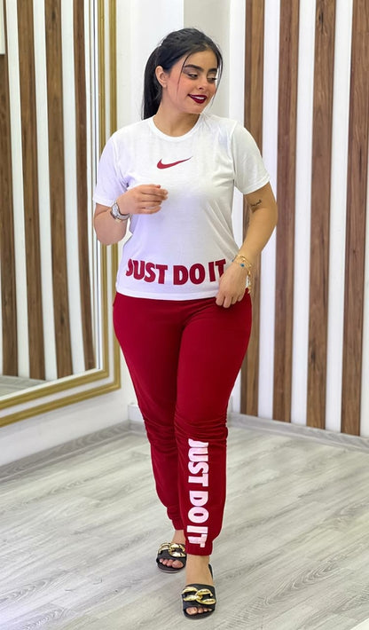 Short Sleeved T-shirt And Jogger Pants Set Burgundy