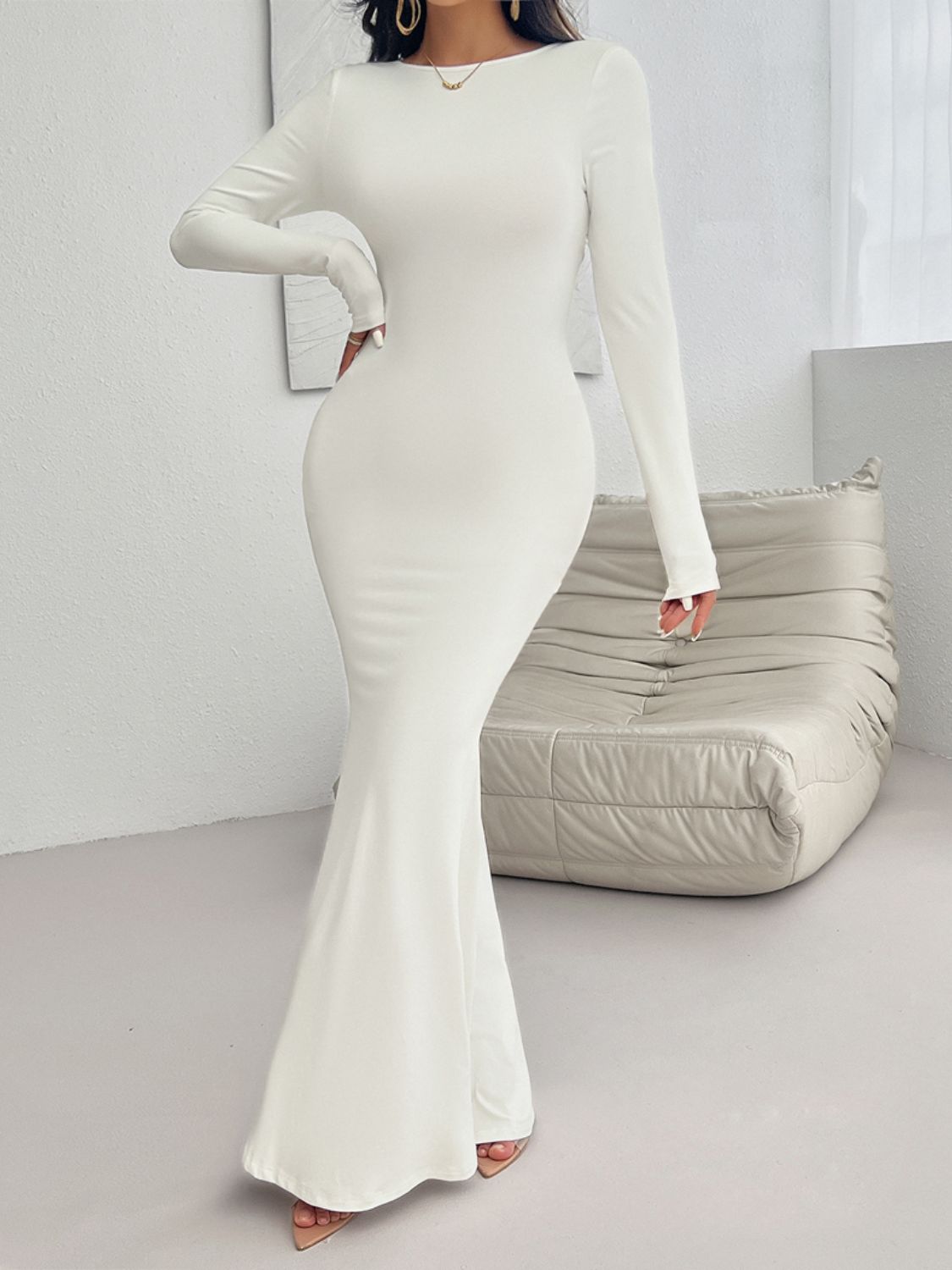 Devine Backless Round Neck Long Sleeve Maxi Dress Ivory