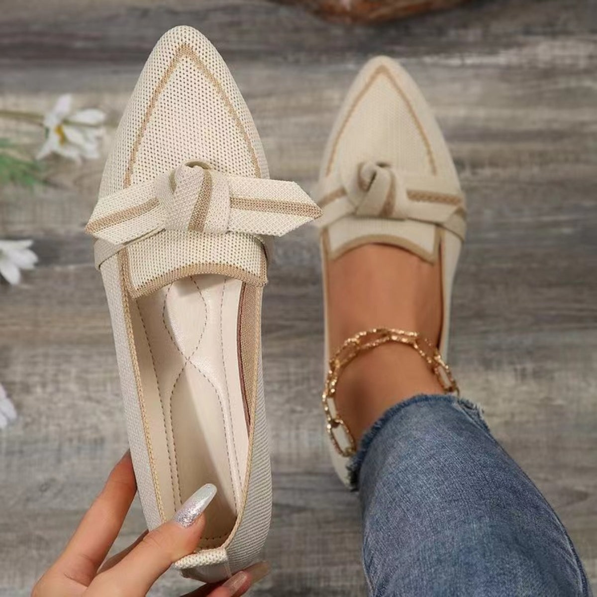 Bow Contrast Trim Point Toe Loafers Ivory